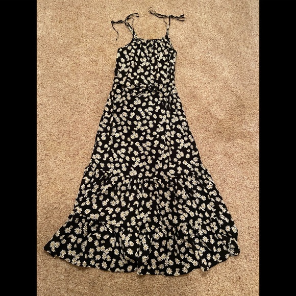 SHEIN Dresses & Skirts - 🌼Ditzy Print Maxi Dress🌼